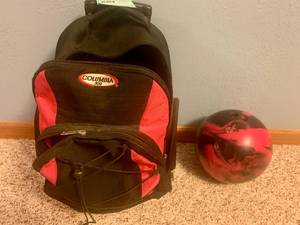 lot 29 image: Columbia Bowling Ball and Bag Cart