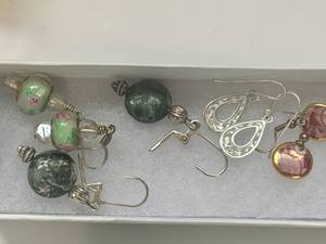 lot 39 image: 6 pair Pierced Earrlings 925, stone