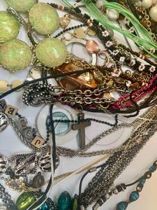 lot 47 image: 30  Mixed Styles Necklaces