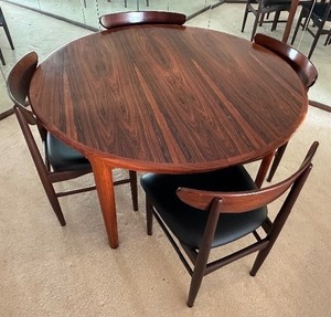lot 1 image: Stunning Danish Mid Century Dining Room Table and Four Chairs