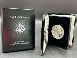 lot 8 image: 1998 One Ounce Platinum Proof $100 Coin