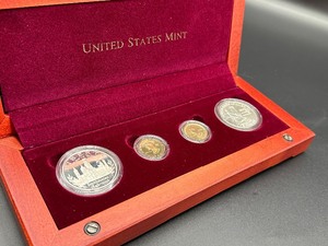 lot 22 image: Smithsonian Institution 150th Anniversary Commemorative Coin Proof Set