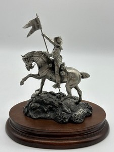 lot 29 image: Don Polland 1984 Chilmark Pewter Figurine Unit Colors