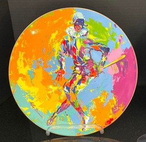lot 40 image: Leroy Neiman Limited Edition Harlequin and Columbine Collectors Plates with Boxes