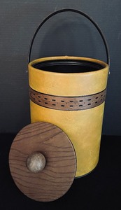lot 106 image: Vintage Ice-man Bucket by Elmar Manufacturing