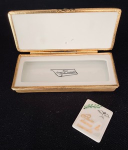 lot 154 image: Limoges Jerusalem Limited Edition Trinket Box by J. Dumont