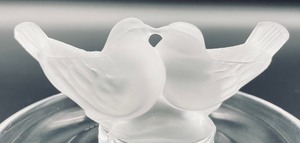 lot 192 image: Lalique Love Birds RingCoin Holder