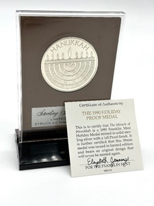 lot 206 image: Franklin Mint 1990 Sterling Silver Holiday Medal