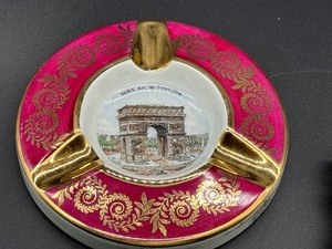 lot 207 image: Two Vintage Paris Limoges La Tour Eiffel Ashtrays