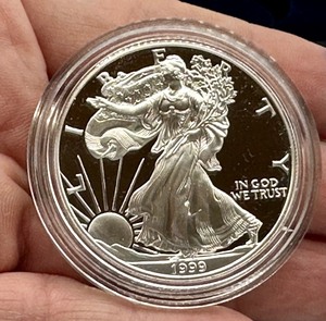 lot 258 image: American Eagle One Ounce Silver Bullion Coin