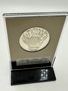 lot 288 image: Franklin Mint Sterling Silver Holiday Medal