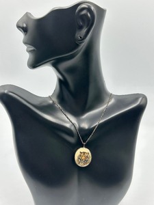 lot 268 image: Vintage Tiger Face Sterling Pendant Necklace