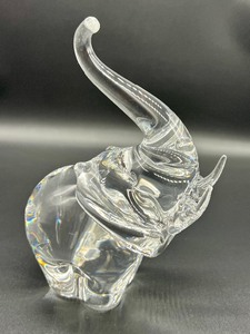 lot 350 image: Stueben Elephant Figurine
