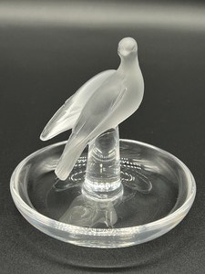 lot 348 image: Lalique Dove Ring Holder - Lalique Pin Dish