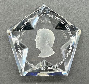 lot 344 image: Collectible Jimmy Carter Inaugural Cut Crystal Paperweight