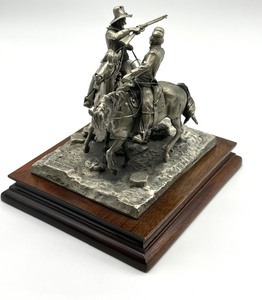 lot 330 image: 1974 Chilmark Pewter Figurine The Outlaws by Donald Polland