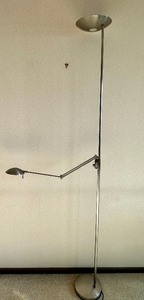 lot 321 image: Estiluz Floor Lamp