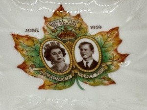 lot 317 image: Vintage Shelley China Queen Elizabeth and Prince Phillip Royal Visit to Canada Ashtray