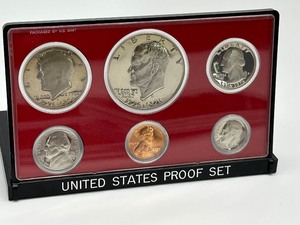 lot 300 image: Four United States Coin Proof Sets 1975, 1988, 1992 and 1993 Coin Proof Sets