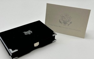 lot 299 image: 1996 United States Premier Silver Coin Proof Set