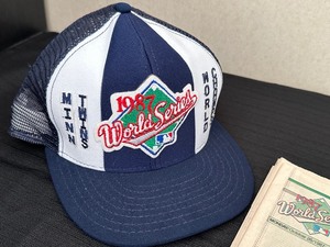 lot 290 image: Minnesota Twins 1987 Memorabilia