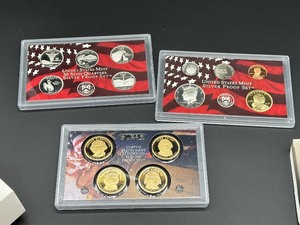 lot 102 image: 2007 United States Mint Silver Proof Coin Set