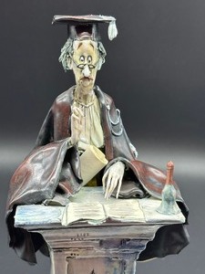 lot 376 image: Vintage T. Moretto Italian Lawyer Sculpture