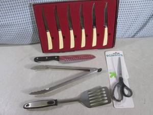 lot 3 image: (C-3) Assorted Kitchen Knives Etc...