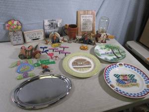 lot 35 image: (F-1) Assorted Decor - Collector Pl...