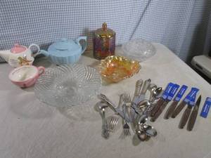 lot 40 image: (BR1) Assorted Glass Decor Candy Di...