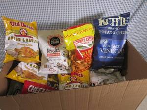 lot 41 image: (D-1T) Box Full of Assorted Bag Chi...