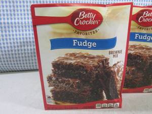 lot 47 image: (B-1) 4 Boxes Betty Crocker Fudge B...