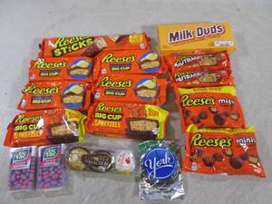lot 50 image: (B-1) Assorted Candy Past Date...