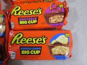 lot 70 image: (B-2) 11 Reeses King Size Potato Ch...
