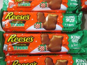 lot 71 image: (B-2) 12 Reeses King Size Peanut Bu...