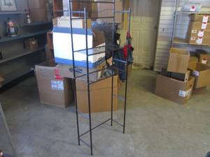 lot 73 image: (BR1) Metal Over Toilet Shelf - Bla...