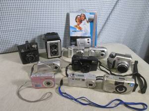 lot 91 image: (CS) Assorted Cameras - Vintage - S...