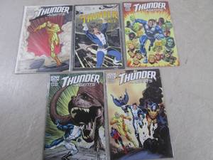 lot 100 image: (C-4) 9 Vintage IDW Thunder Agents ...