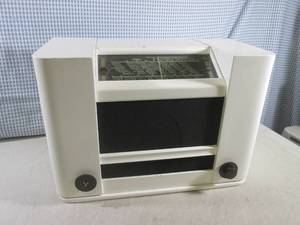 lot 108 image: (D-3) Philips 667A Vintage Deco Eur...
