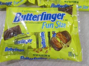 lot 118 image: (B-1) 3 Bags Butterfinger Fun Size ...