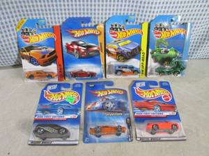 lot 159 image: (EC1) Assorted Hot Wheels in Packag...
