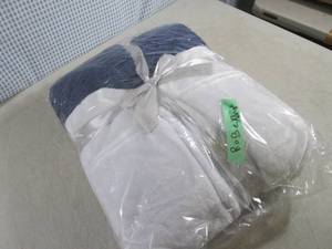 lot 216 image: (F-0) Bath Robe Size X-Large...