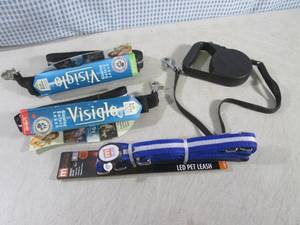lot 251 image: (CSB) Assorted Dog Leashes - LED - ...