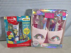 lot 256 image: (CSB) Kids Minions Teeth Brushing G...
