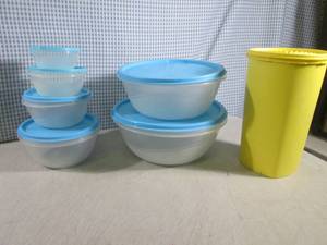 lot 271 image: (F-0) 6 Kitchen Bowls with Lids and...