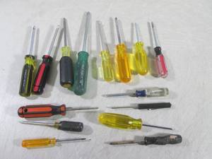 lot 298 image: (CS) Assorted Phillips Screwdrivers...