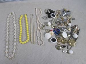 lot 317 image: (EC1) Assorted Jewelry...