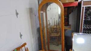 Lighted curve top curio