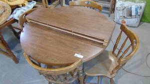 42in Round Wood Table With 4 Chairs