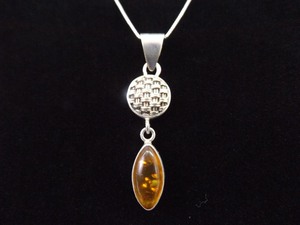 .925 Sterling Silver Amber Cabochon Pendant Necklace